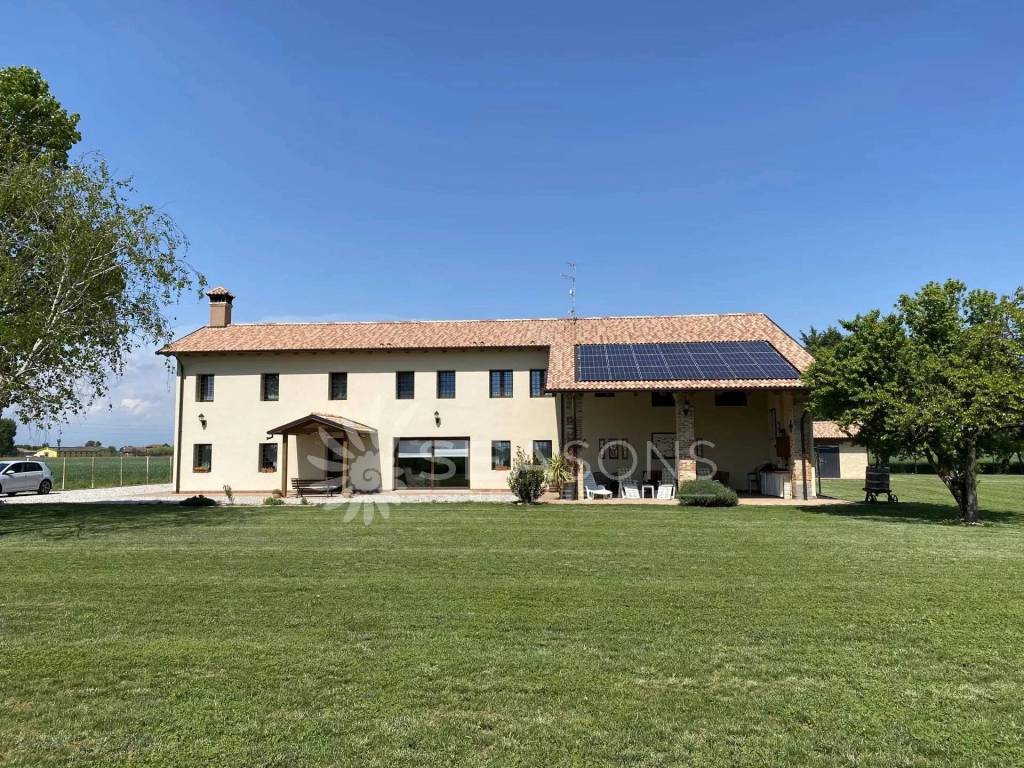 vendita-cascina-chiarano-ottimo-stato-posto-auto-446-m-rif-99039032