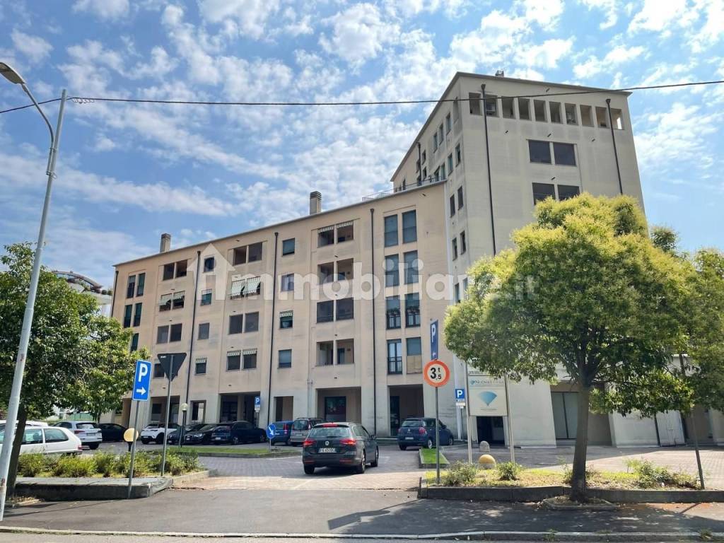 Vendita Appartamento Gallarate. Bilocale in via Egidio Checchi 5. Buono stato, terzo piano