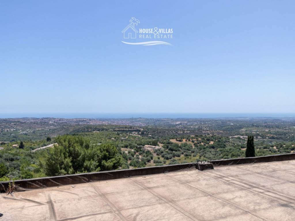 villa con vista mare a noto  12