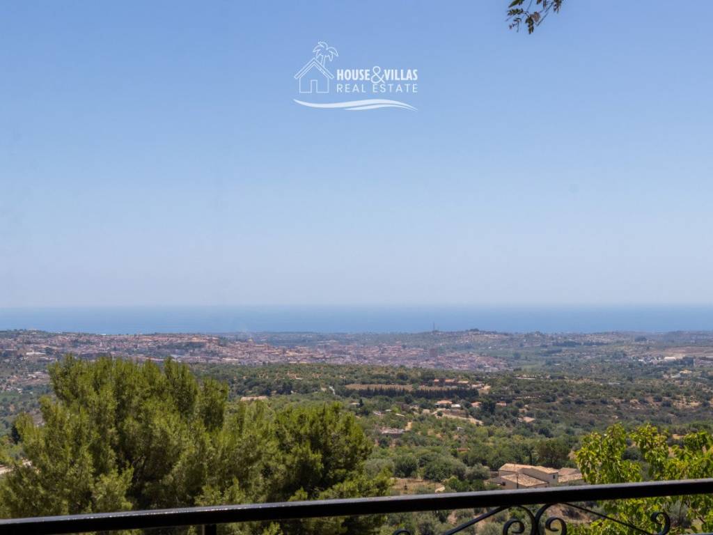 villa con vista mare a noto  14