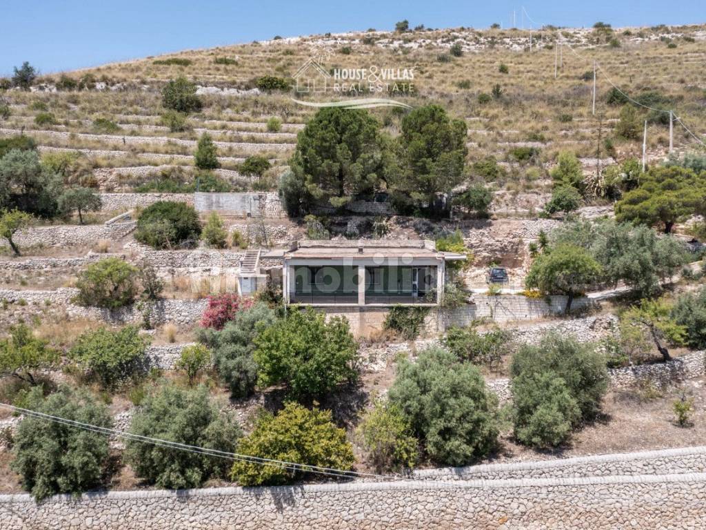 villa con vista mare a noto  26