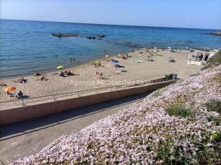 la vicina spiaggia di Lu Bagnu