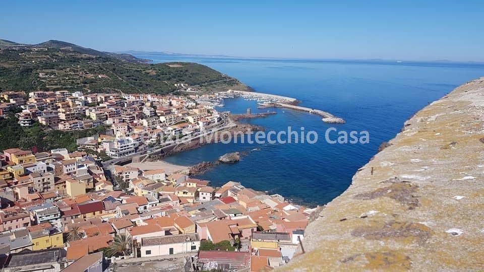 Il porto visto dal castello