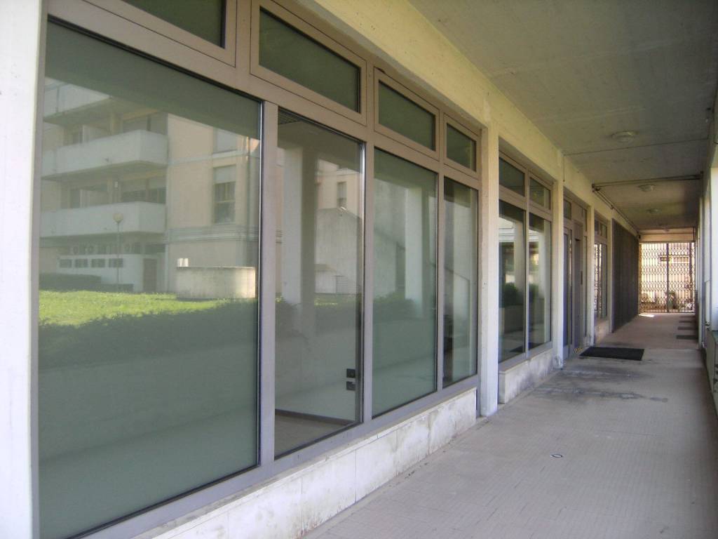 Locale commerciale via europa, centro, monticello conte otto