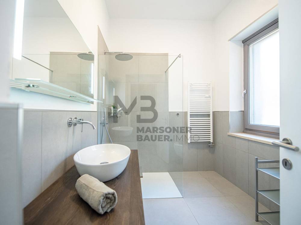 Ausgestattetes Bad mit Fenster - bagno attrezzato finestrato