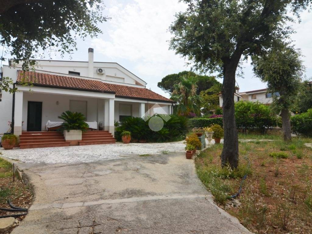 Vendita Villa unifamiliare in Città Giardino Noicattaro. Buono stato