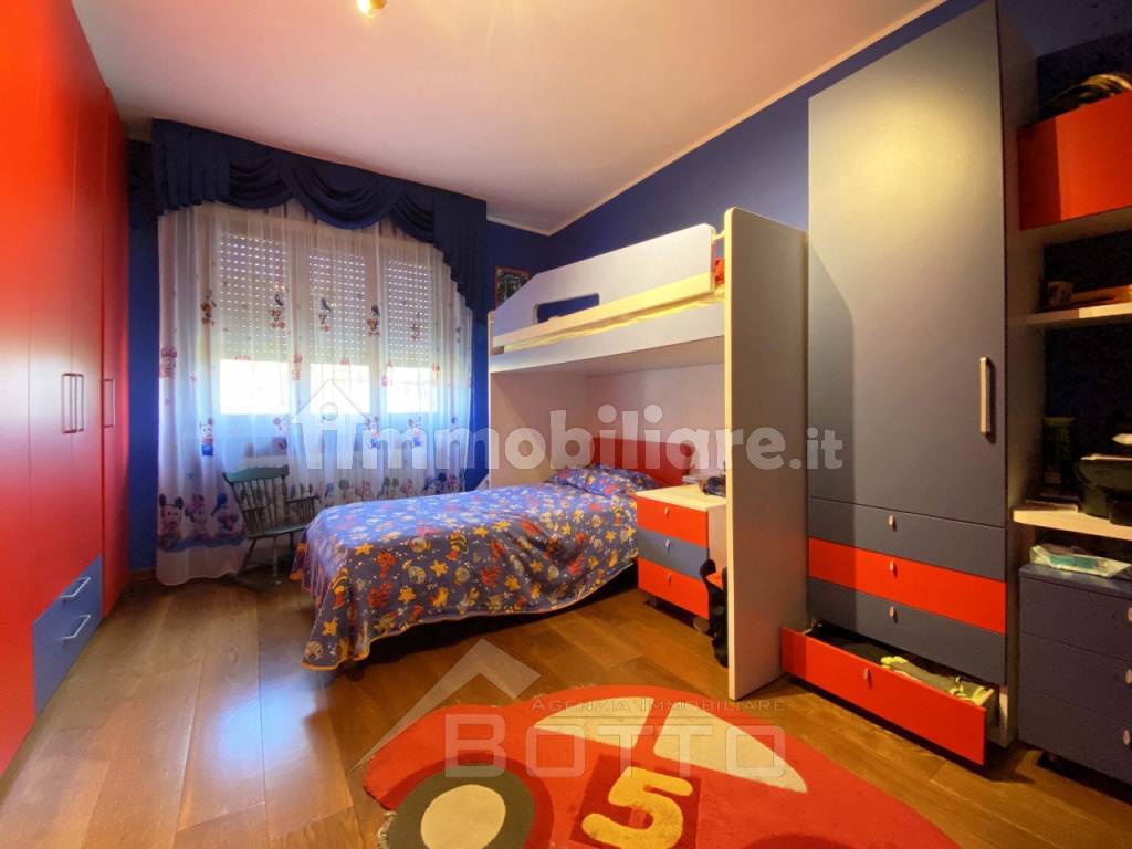 appartamento vendita borgosesia letto3