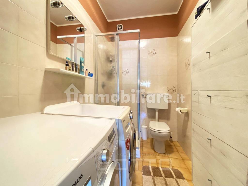 appartamento vendita borgosesia bagno3