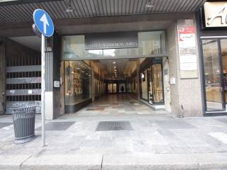 Locale commerciale corso Buenos Aires 77, Milano, Rif. 105010271 -  Immobiliare.it