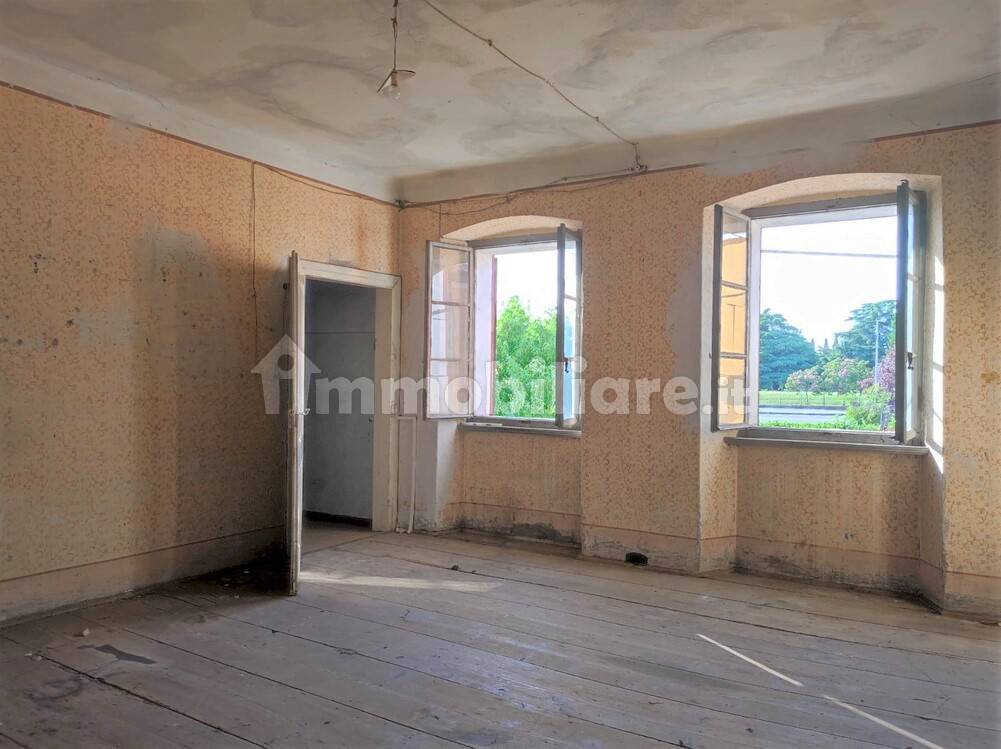 Sale Country house Cormons. To be refurbished, parking space, 192 m²