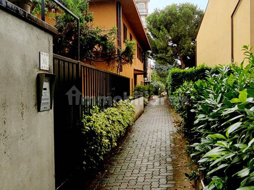 Vialetto di accesso alla villa