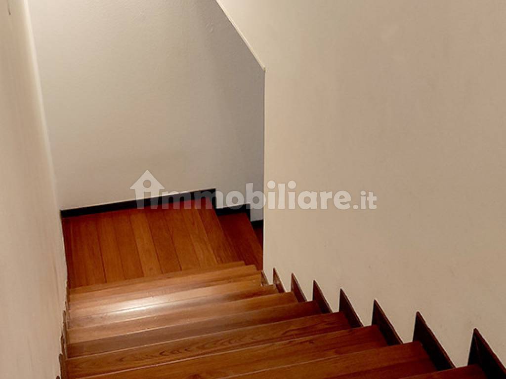 Scala di accesso al piano superiore