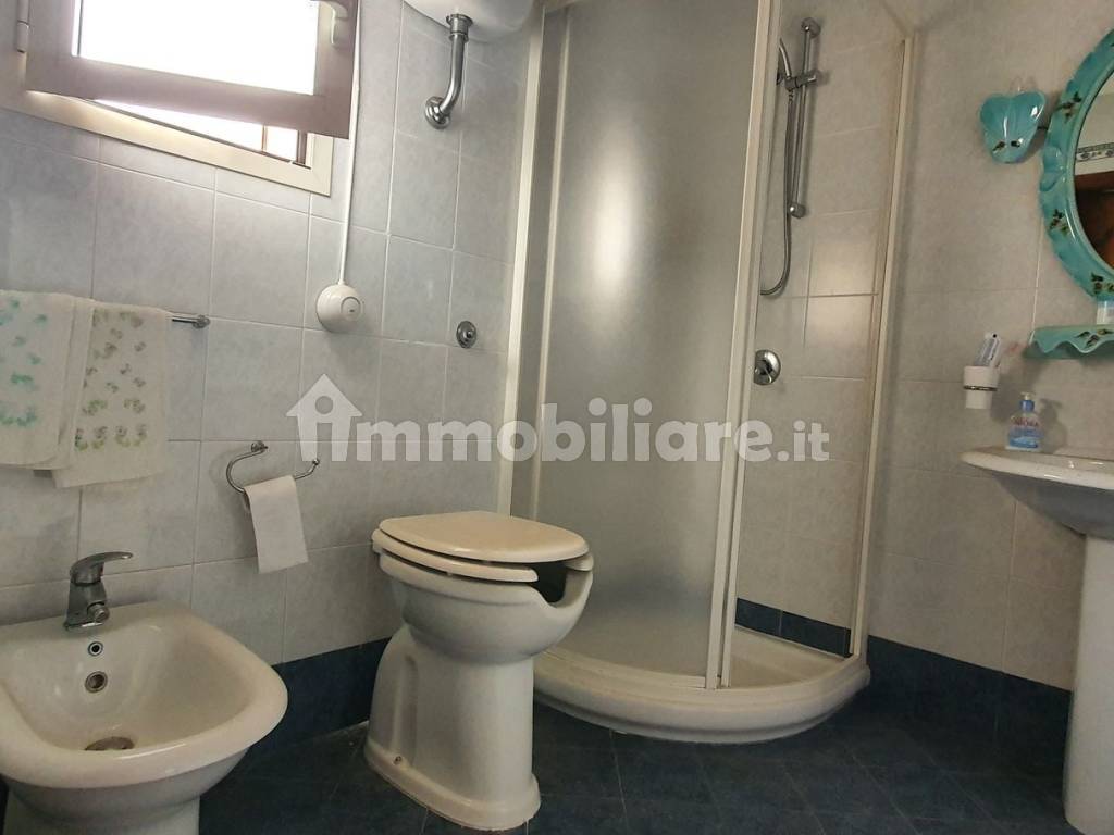 casa%20torchiarolo%20brindisi%20vendita%20bagno-1681815170-42dc7bcedb.jpg