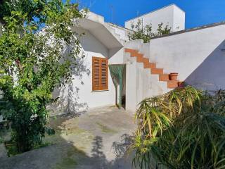 casa%20torchiarolo%20brindisi%20vendita%20giardino-1681815210-c378bc7422.jpg