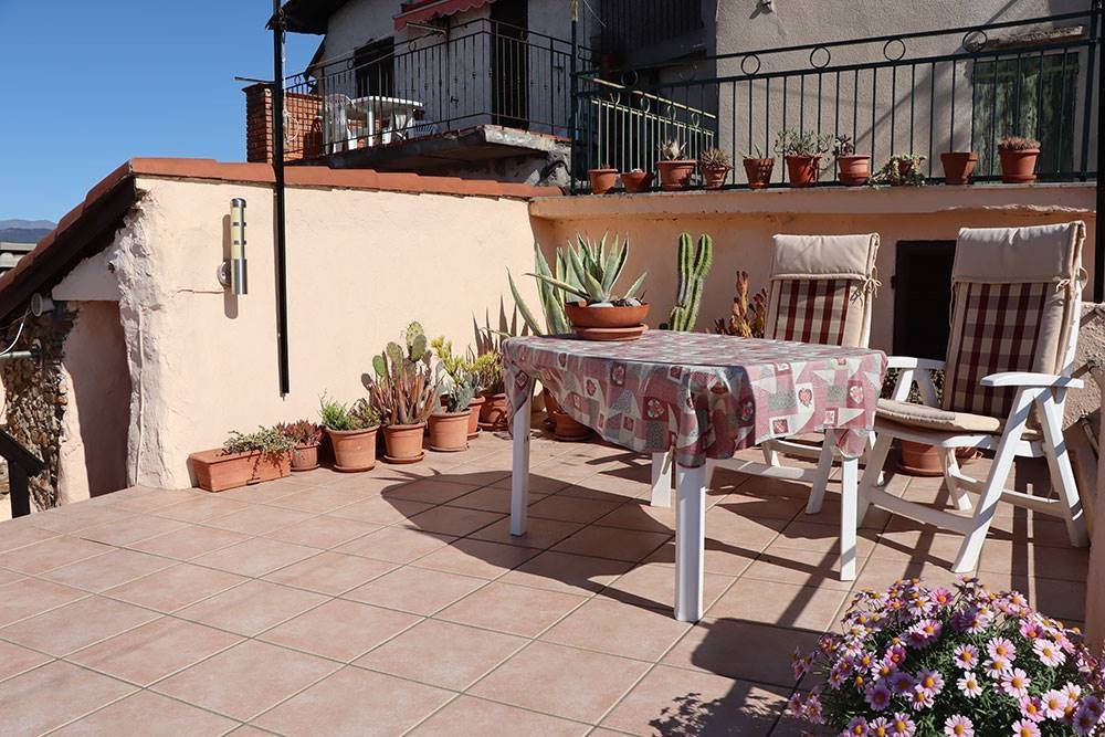 Perinaldo liguria apartment for sale le 45082 404