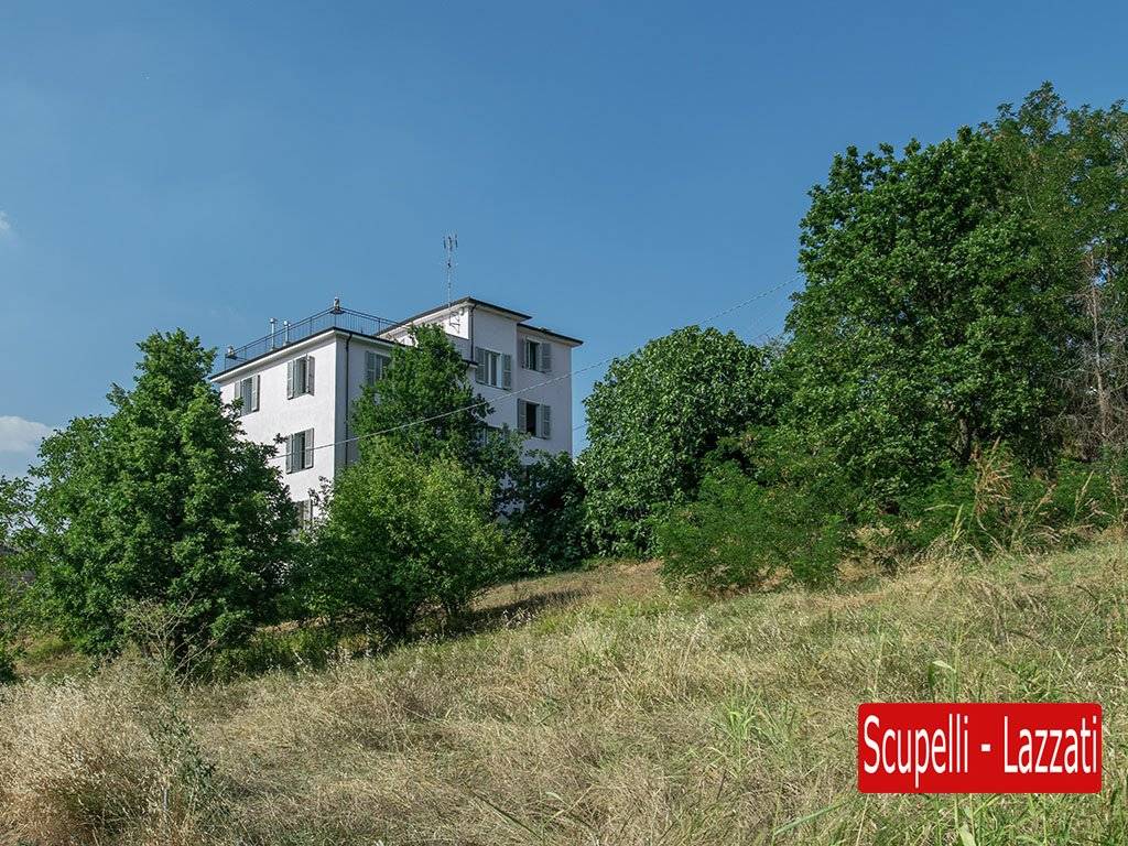 PANORAMICA CASA INDIPENDENTE CON TERRENO ACCORPATO