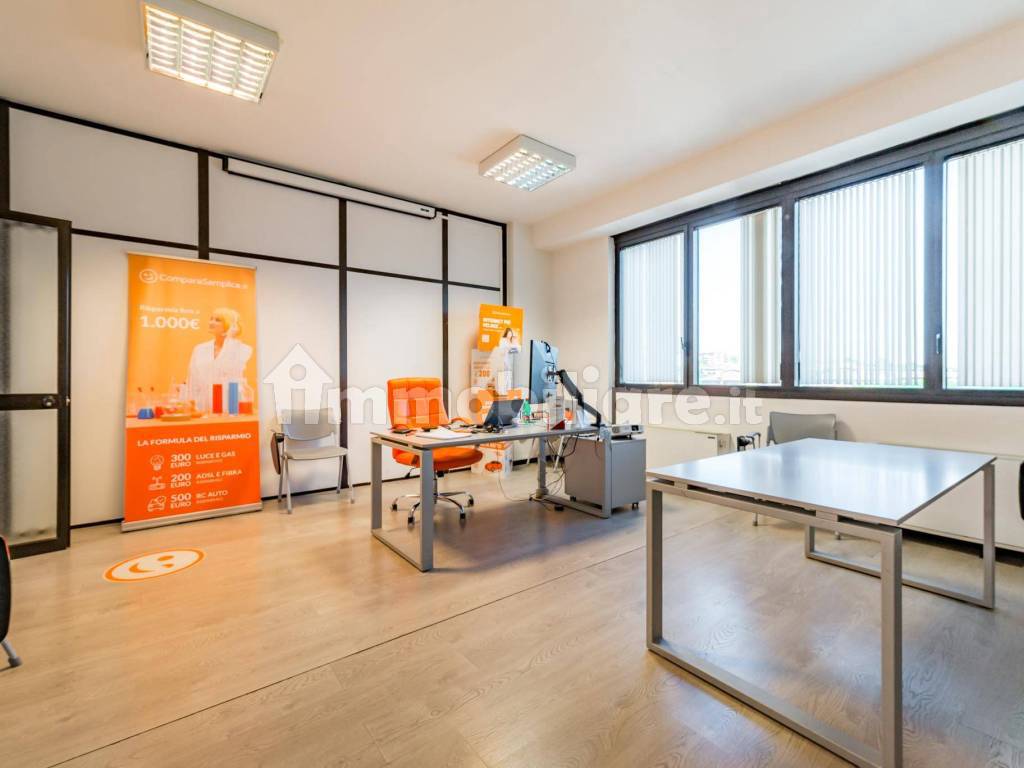 Ufficio - Studio via Mar della Cina 193, Roma, Rif. 104890917 -  Immobiliare.it