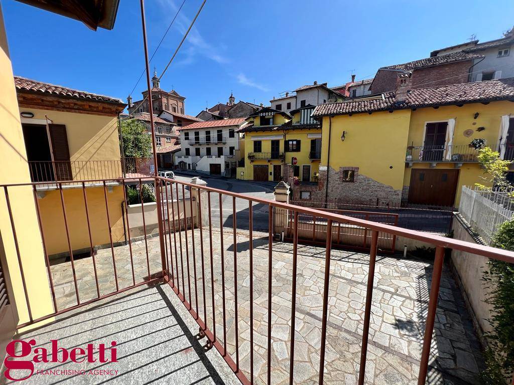 Balcone con affaccio interno cortile