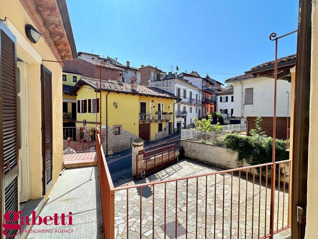 Balcone con affaccio interno cortile