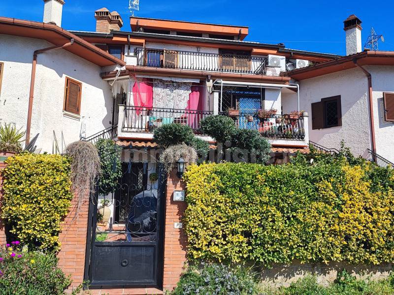 Vendita Appartamento Fonte Nuova. Bilocale in via Nomentana. Buono stato, piano terra Vendita Appartamento Fonte Nuova. Bilocale in via Nomentana. Buono stato, piano terra