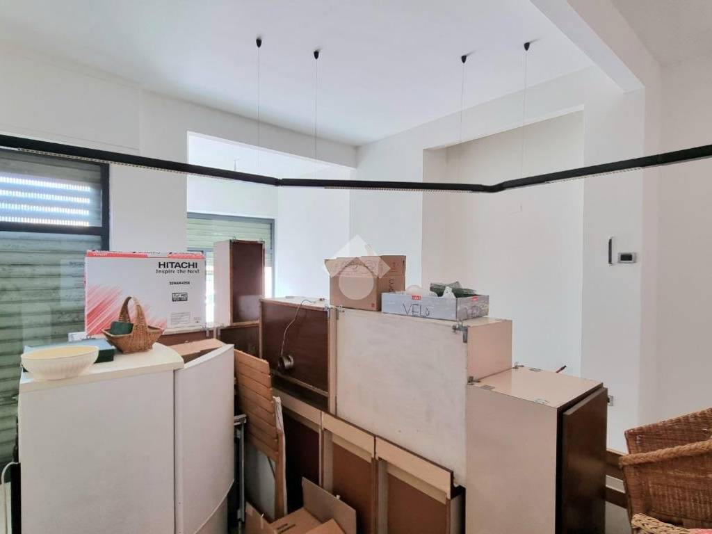 Locale commerciale via Francesco Ravaschio 117, Genova, Rif. 105173547