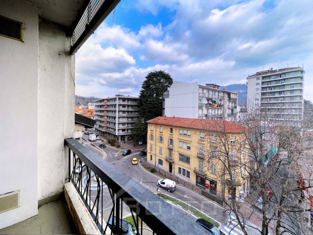 appartamento vendita borgosesia balcone1