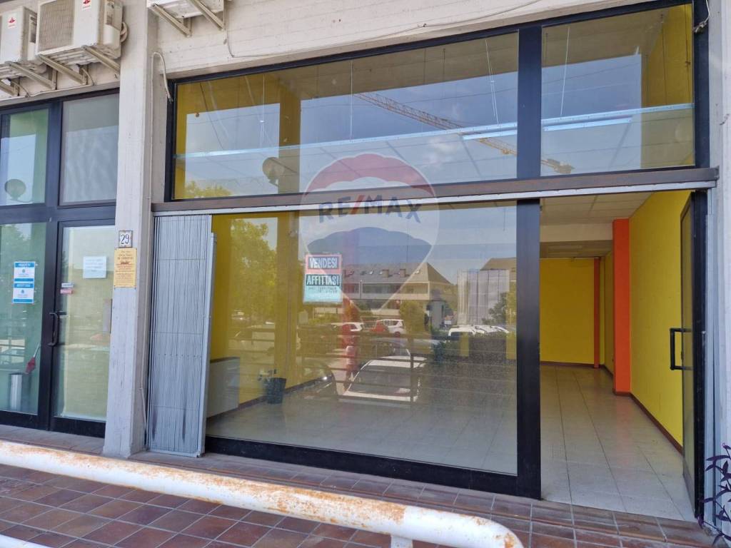 Locale commerciale via giuseppe verdi 31, chieti città, chieti