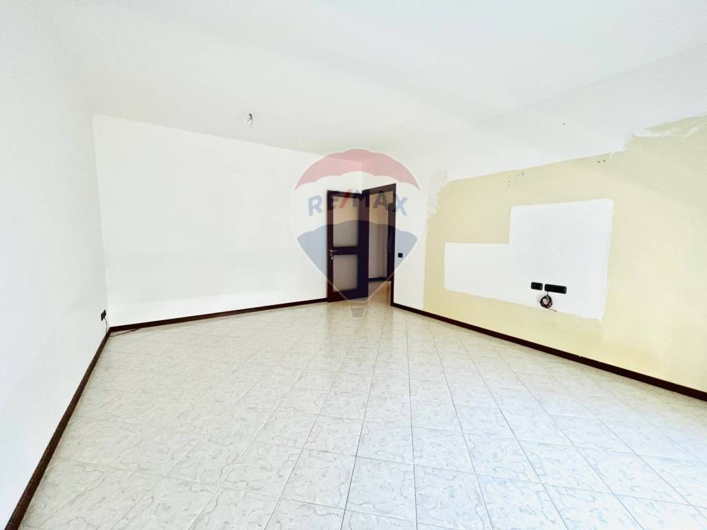 Vendita Appartamento in via Lequile 28. Lecce. Buono stato, primo piano