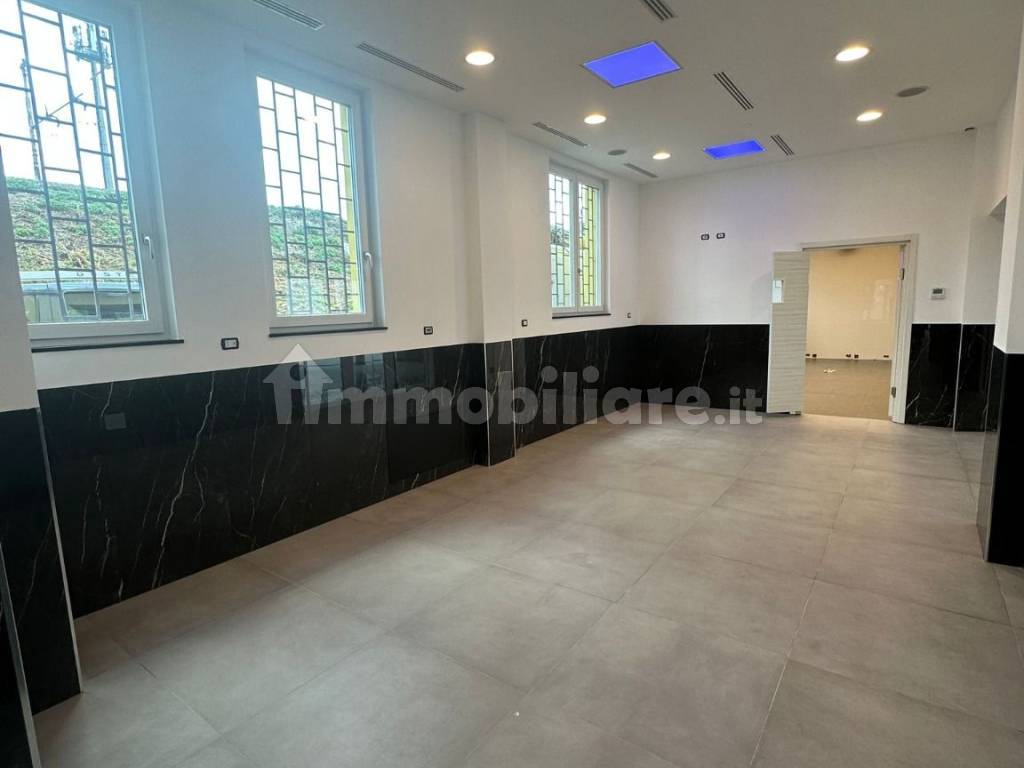 Locale commerciale via Lisiade Pedroni, Milano, Rif. 105215937