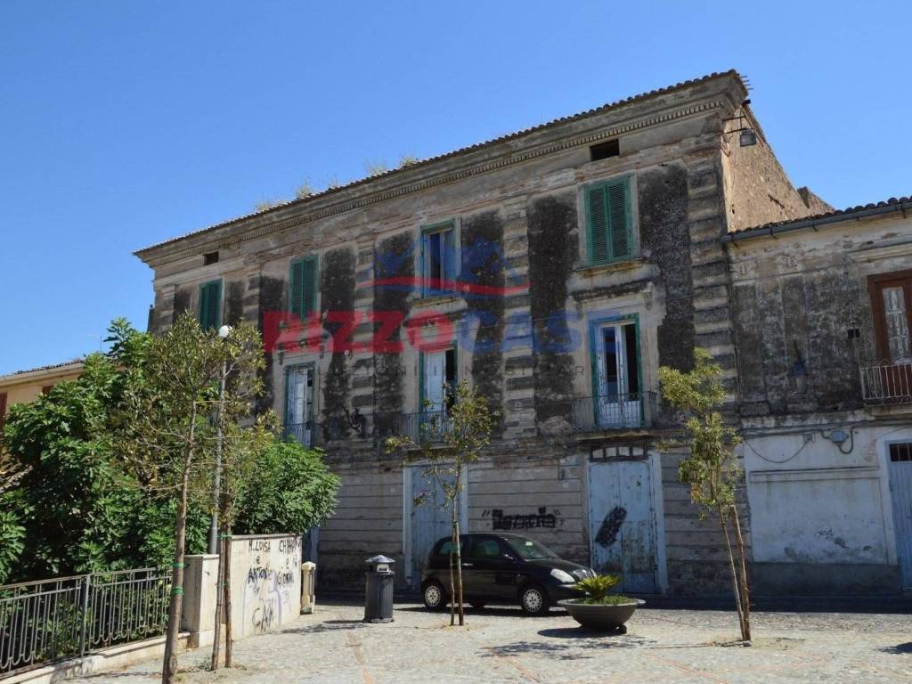 Sale Singlefamily detached house in corso Giuseppe Garibaldi 57