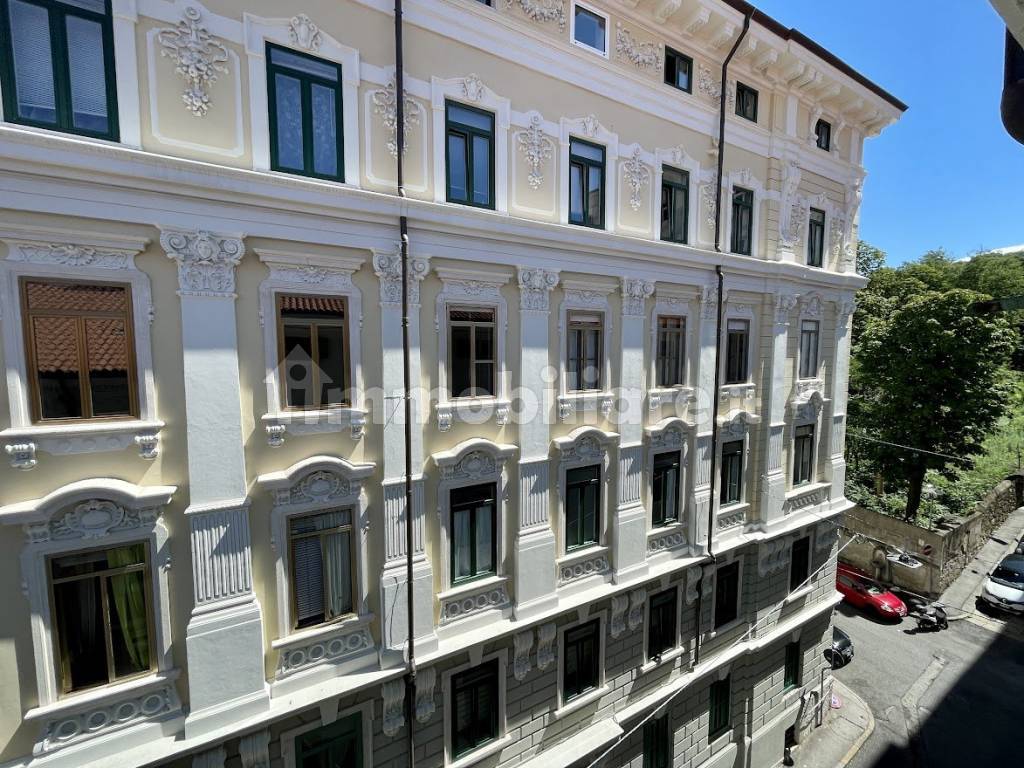 Sale Apartment Trieste. 3room flat in via Belpoggio 15. Independent