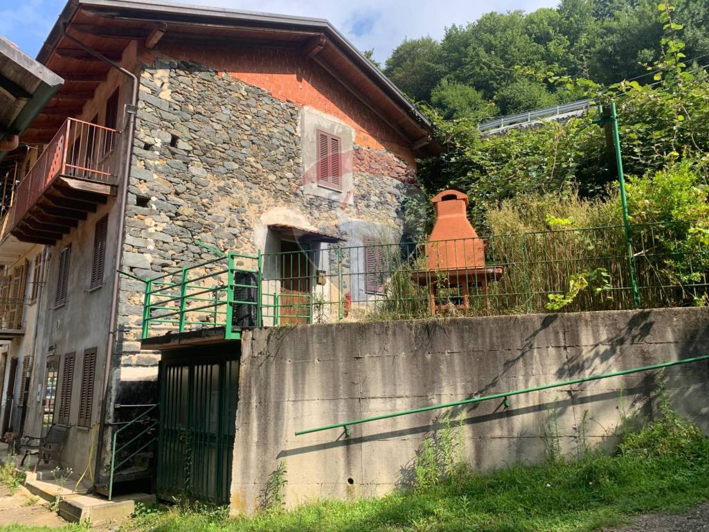 Terratetto unifamiliare frazione vigliano, camandona