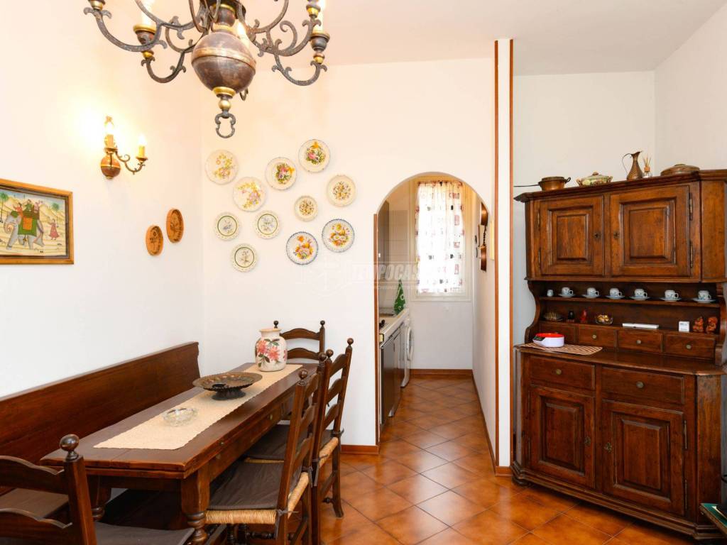 SOGGIORNO CON CUCINA A VISTA