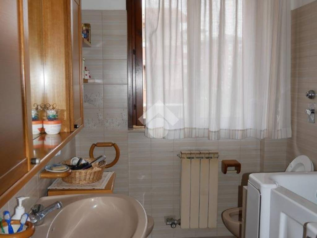 Bagno piano primo