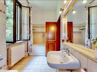 BAGNO CINQUE