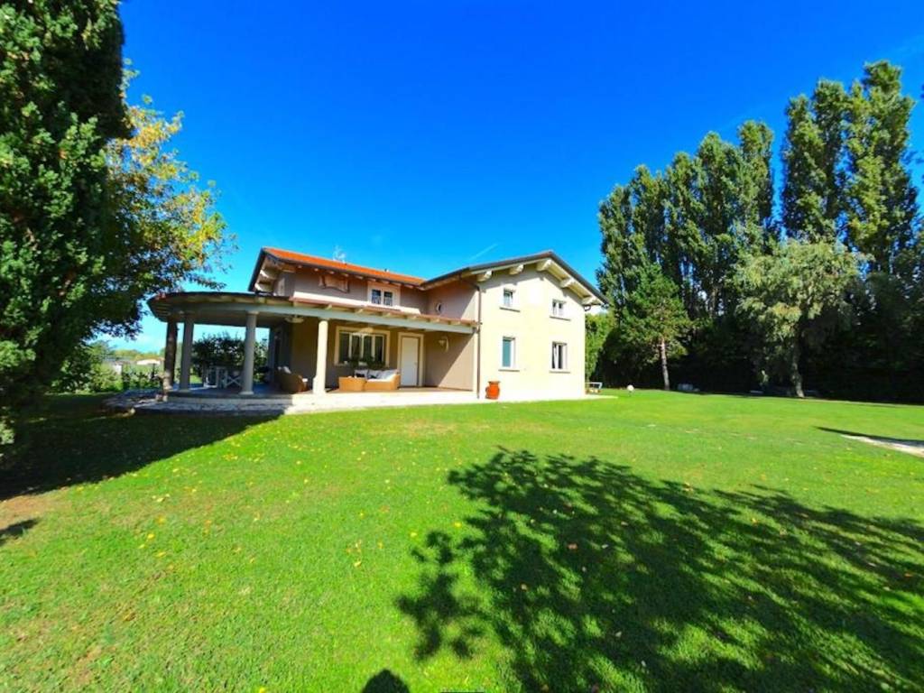 Villa unifamiliare via tonfano, pietrasanta