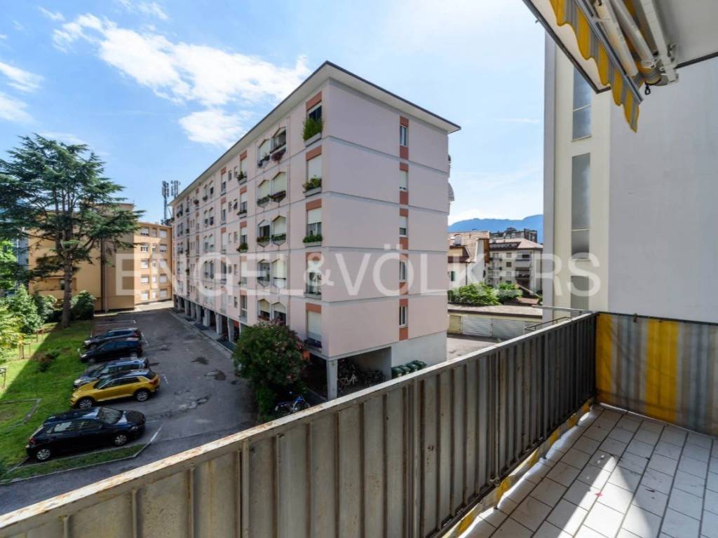 Balcone cortile interno a Sud