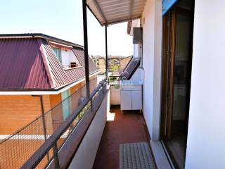 Balcone cucina con vista su corte interna