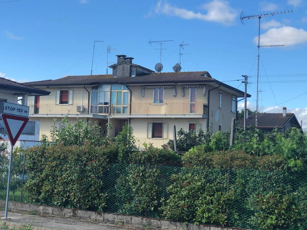 Trilocale via giuseppe di vittorio 10, braglia, papozze