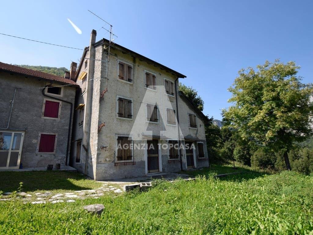 Vendita Rustico In Contrada Cattagni Foza. Da Ristrutturare, 160 M² 