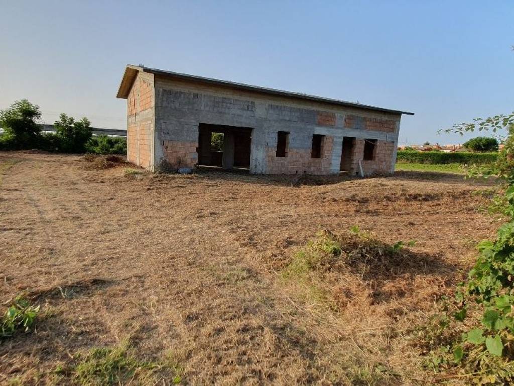 Magazzino - deposito via palmara, san pietro, santa maria delle grazie, milazzo