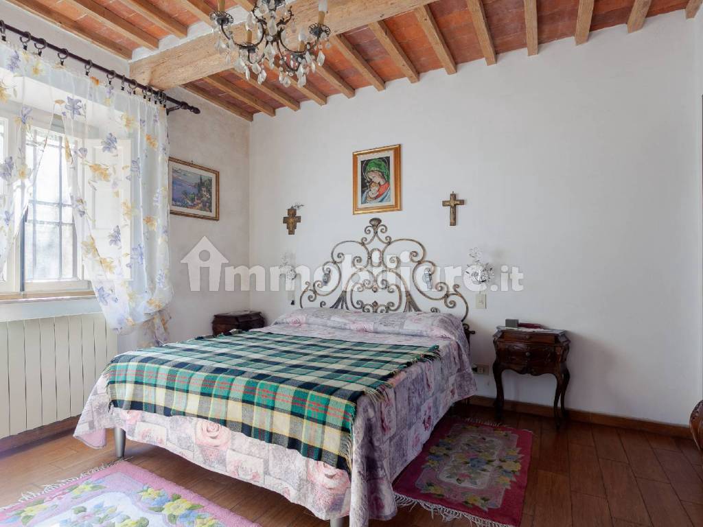 Vendita Casa colonica in via San Donato Lucca. Buono stato, posto auto