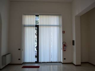 Negozi in affitto in zona Via Dante, Cremona - Immobiliare.it