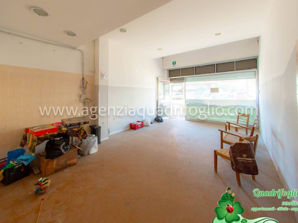 Locale commerciale viale ludovico ariosto 12, lido adriano - lido di dante, ravenna
