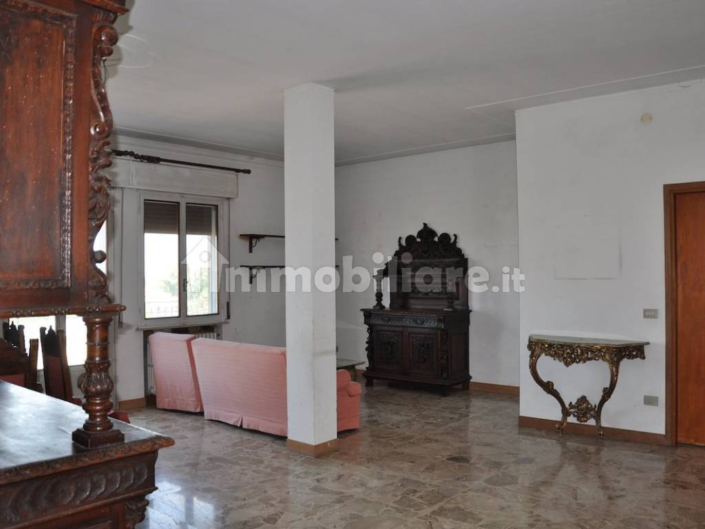 Salone