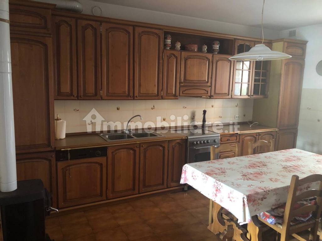 Vendita Villa plurifamiliare in via Ca' Baroncello Bassano del Grappa