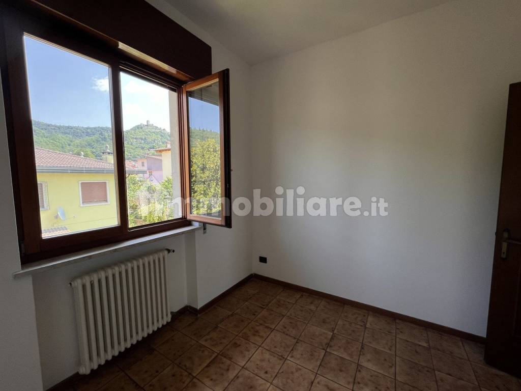 Vendita Villa bifamiliare in via Paolucci Brendola. Buono stato, posto