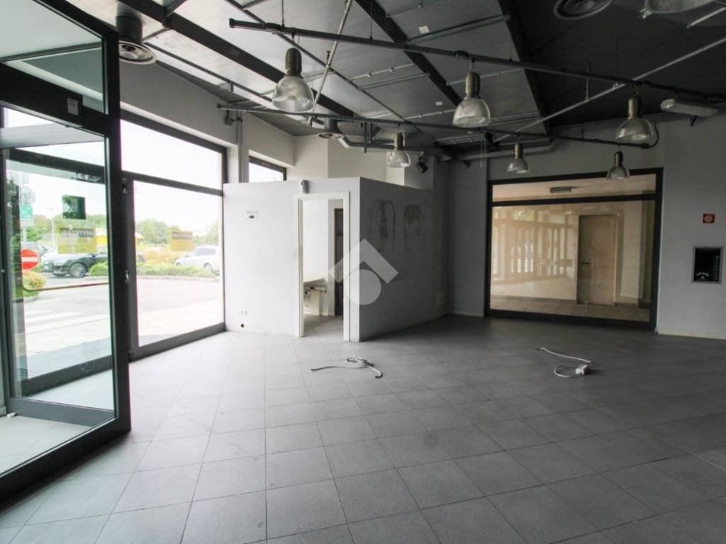 Locale commerciale via provinciale 2, canovine, bergamo