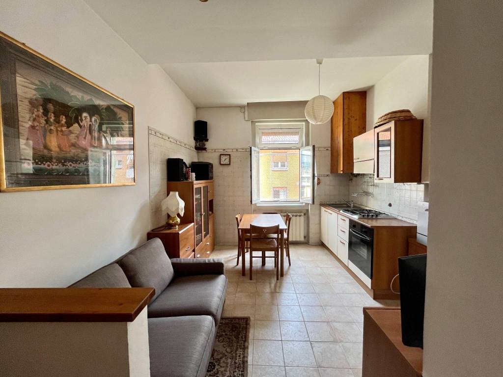 Vendita Appartamento Trieste. Bilocale in via Conti 42. Buono stato