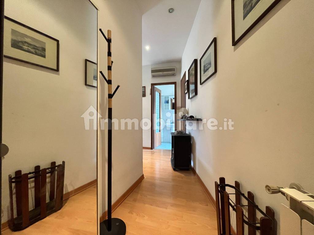 Vendita Appartamento Trieste. Bilocale in via Conti 42. Buono stato